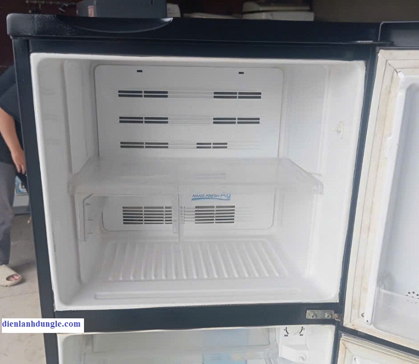 TỦ LẠNH CŨ 205L SANYO