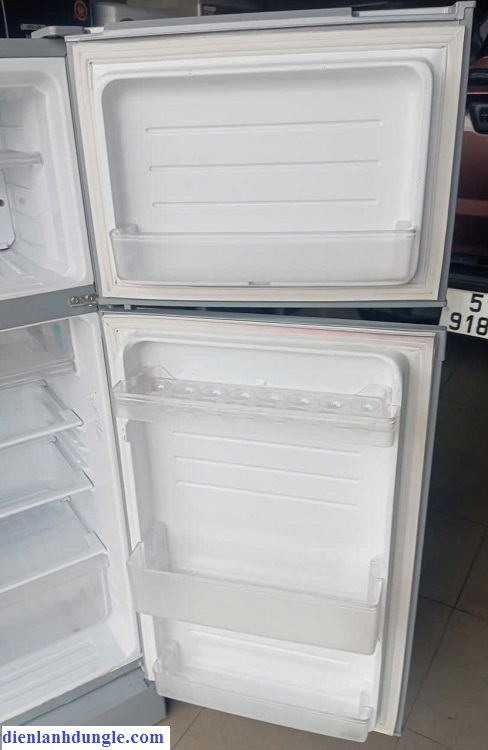 TỦ LẠNH CŨ SHARP 180L
